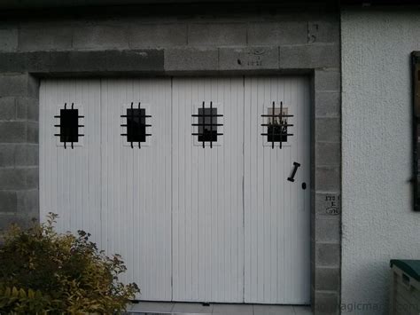 Changer les hublots d'une porte de garage 